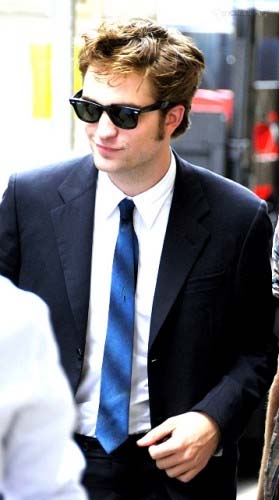 Robert Pattinson - Robert Pattinson 05.jpg