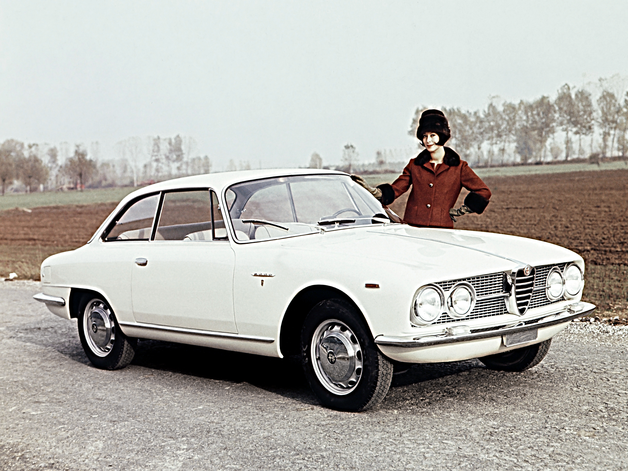 auta fajne - Alfa Romeo 2000 Sprint 102 196062  Bertone.jpg