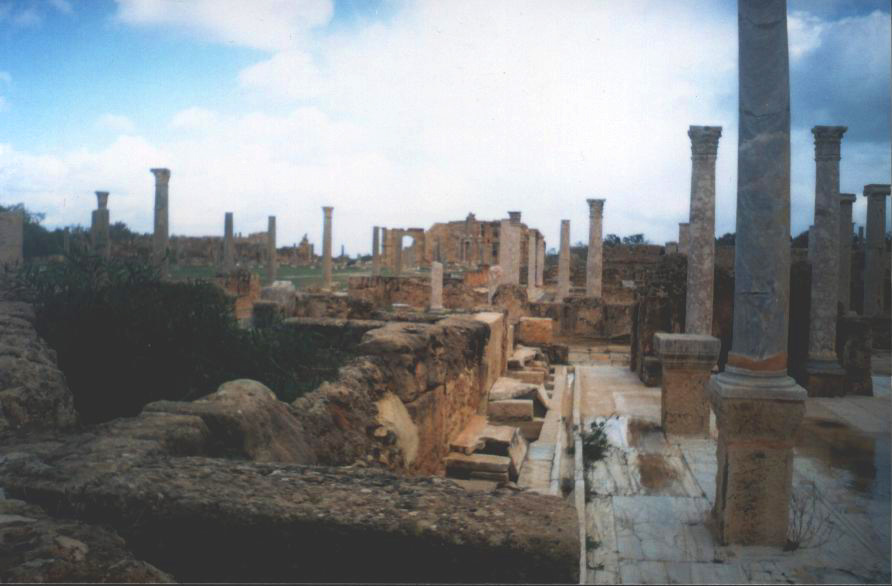 Libia starożytna, obrazy - LeptisMagna2. Leptis Magna ruiny, plan ogólny.jpg