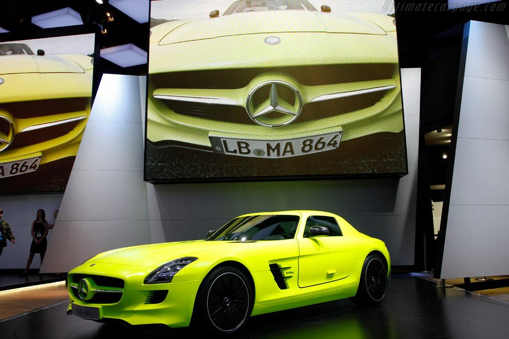 Detroit Motor Show 2011 - Mercedes-Benz SLS AMG E-Cell 1.jpg