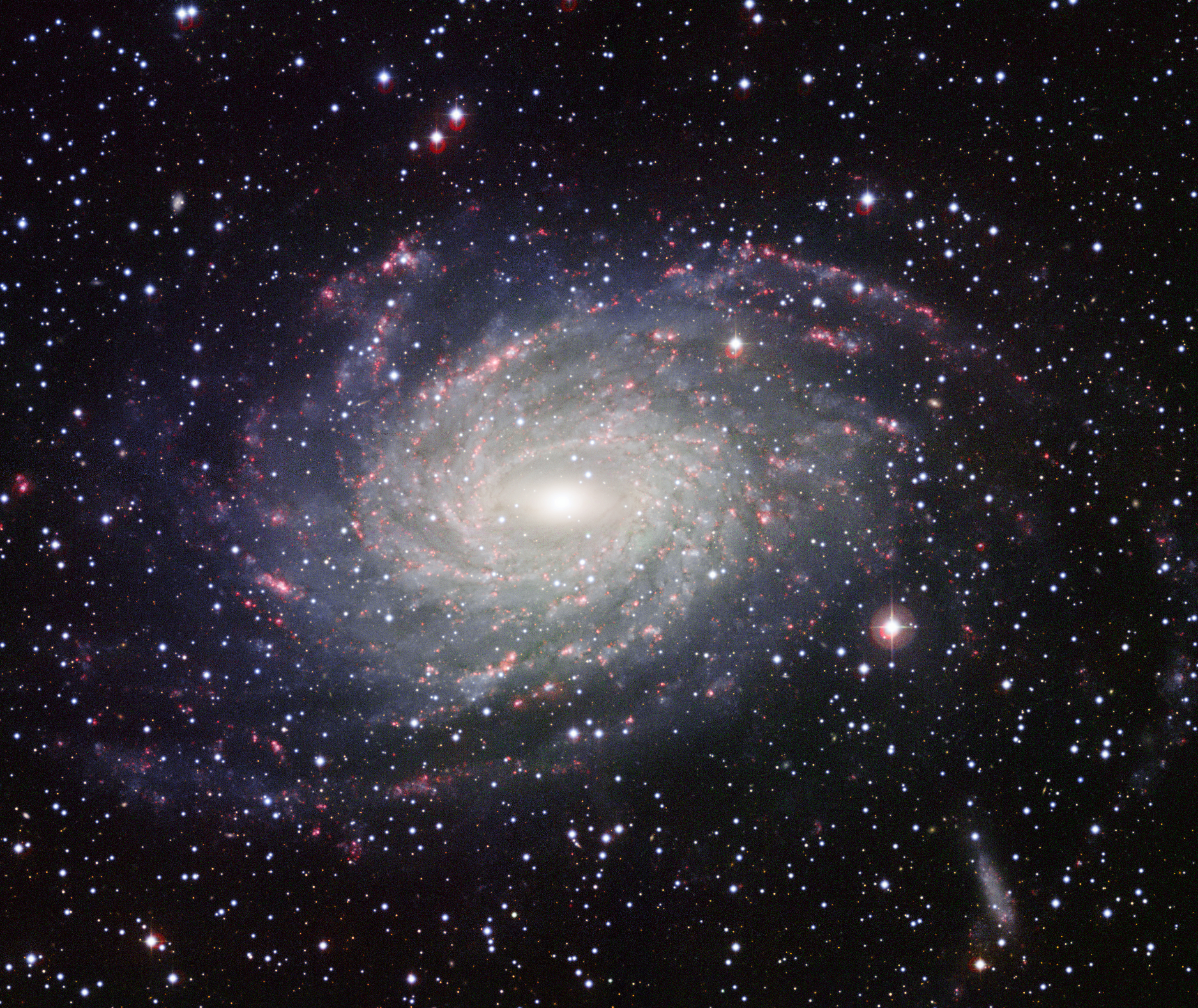 Photoshop pliki - Wide_Field_Imager_view_of_a_Milky_Way_look-alike_NGC_6744.jpg