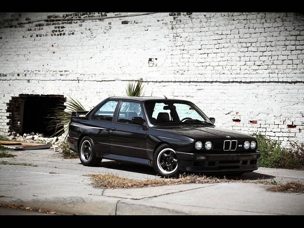 fotki bmw - 1988-BMW-e30-M3-Photography-by-Webb-Bland-The-Getaway-...-1024x768-model-araba-resimleri-duvar-kagidi-kagitlari.jpg