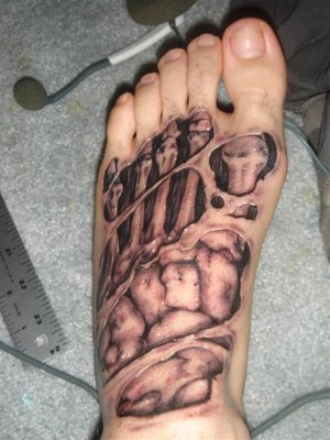 TATOO- piękne tatuaże  - Skeleton_foot_by_KidNamedEmCee.jpg