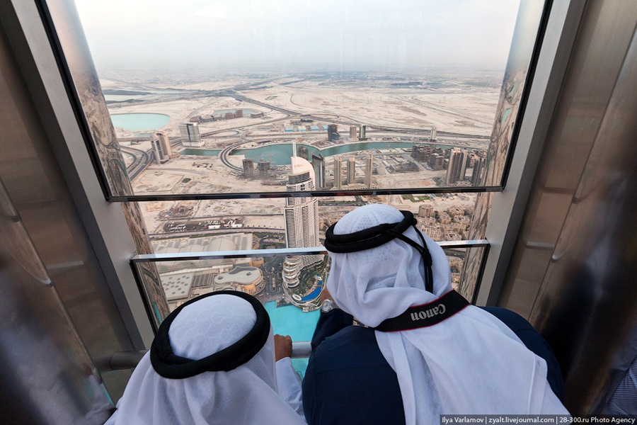 Dubai. Widok z najwyższego budynku świata - tttyy_000.jpg